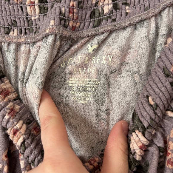 🎉4/30$🎉 American Eagle Off-Shoulder Floral Top – Size XS - Picture 2 of 4